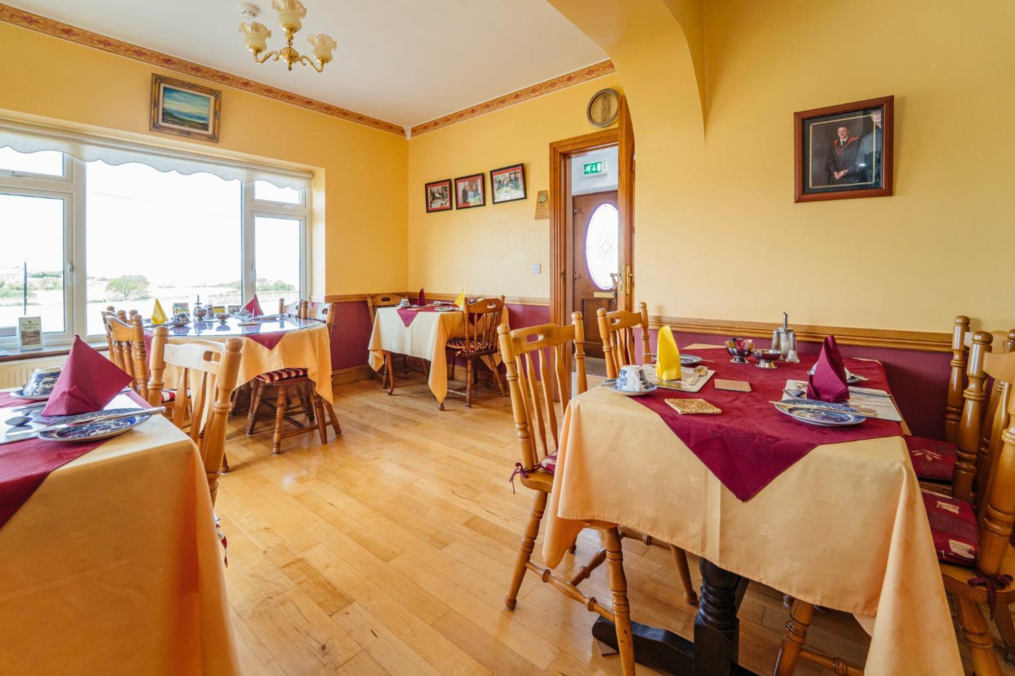Bertra House B&B Уестпорт Екстериор снимка
