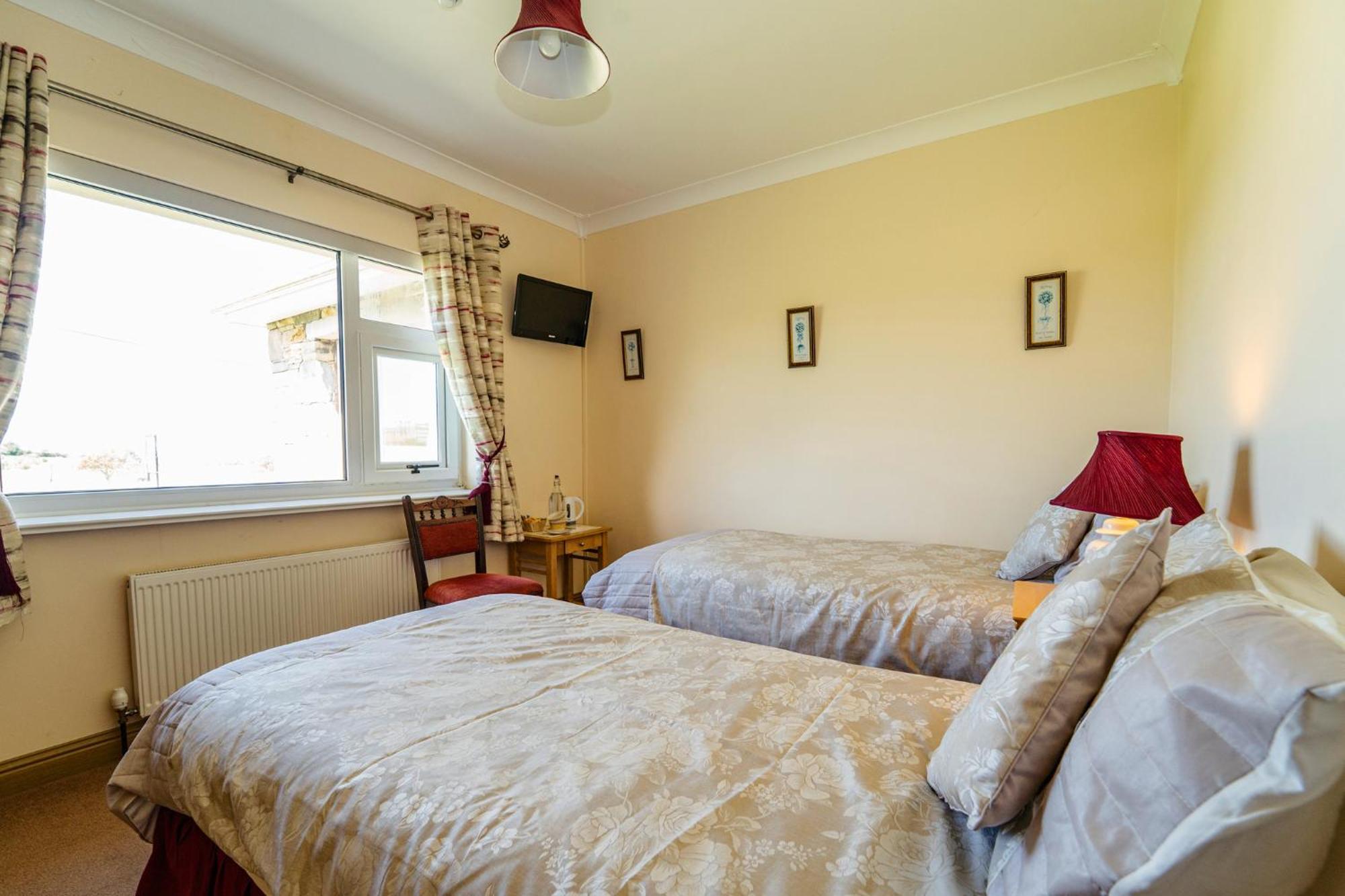 Bertra House B&B Уестпорт Екстериор снимка