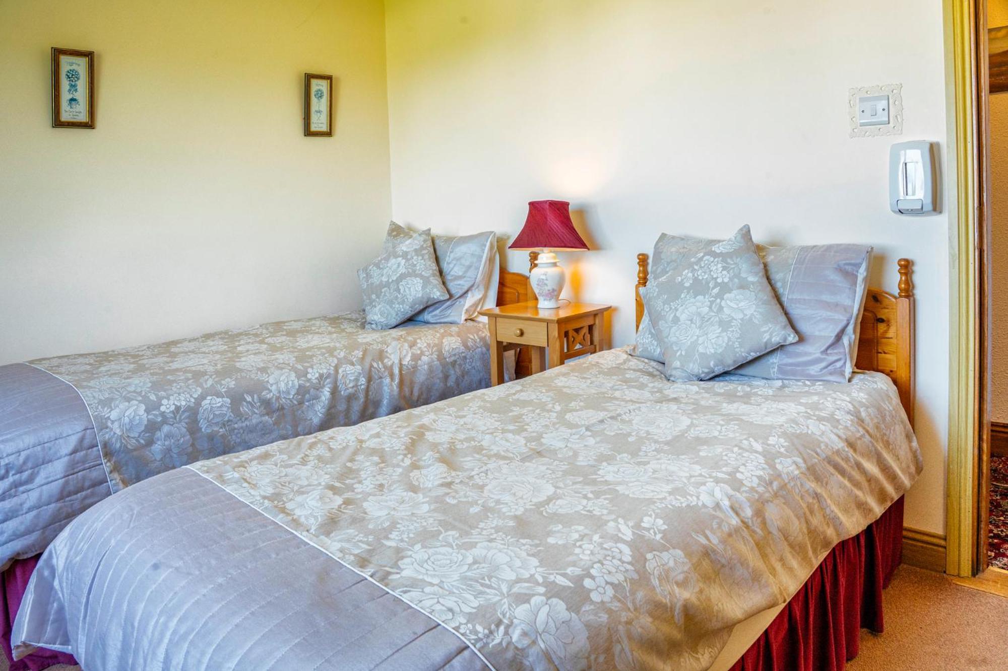 Bertra House B&B Уестпорт Екстериор снимка