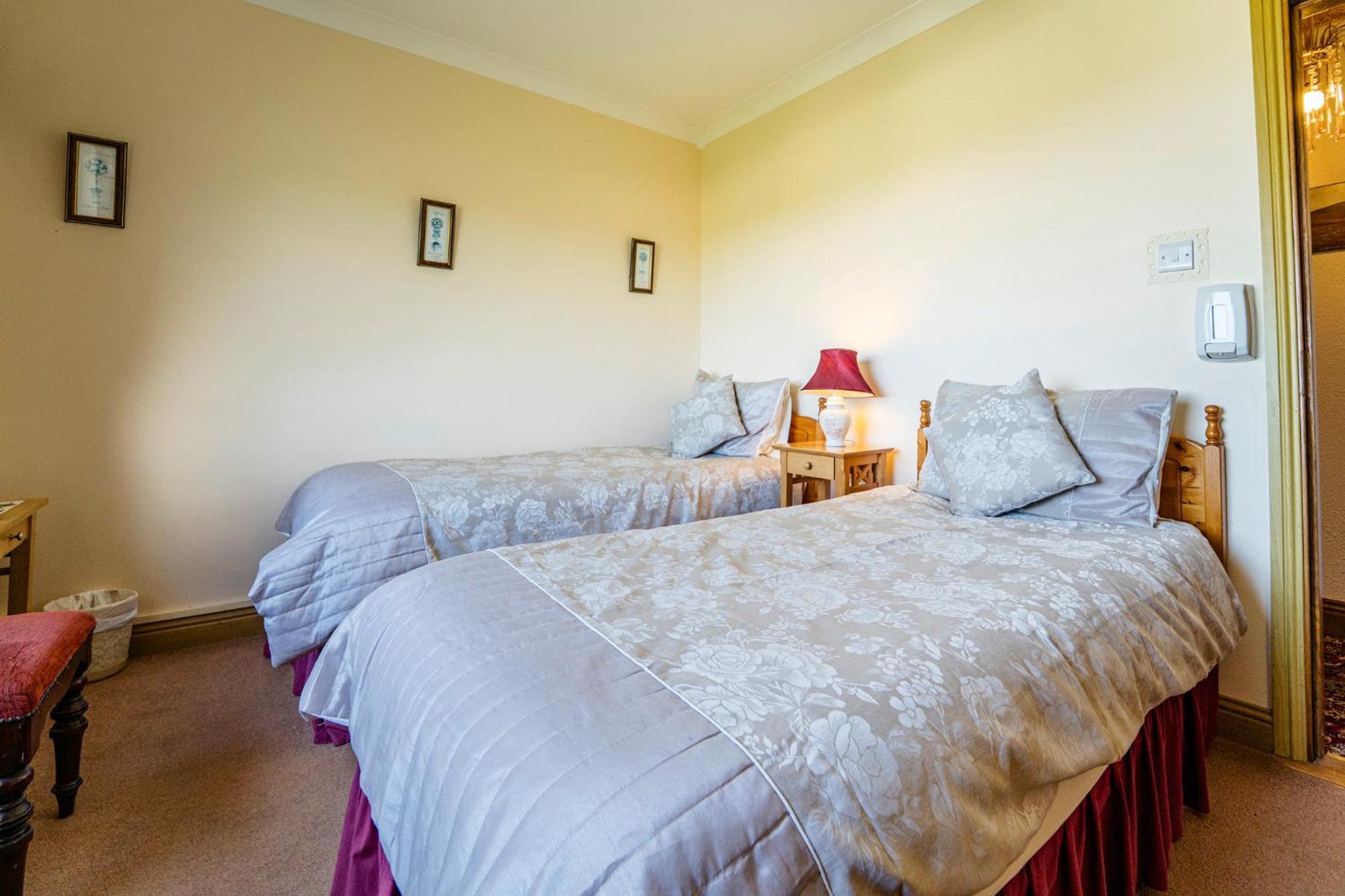 Bertra House B&B Уестпорт Екстериор снимка
