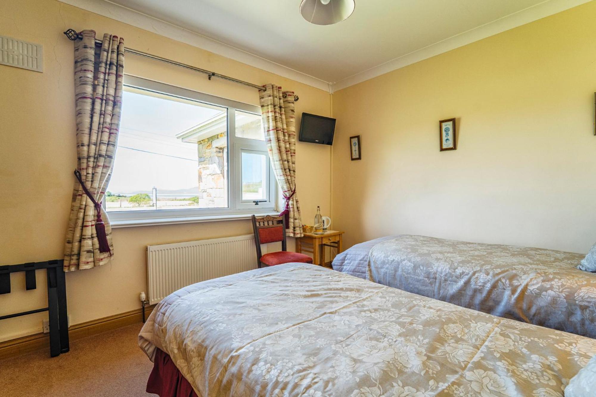 Bertra House B&B Уестпорт Екстериор снимка